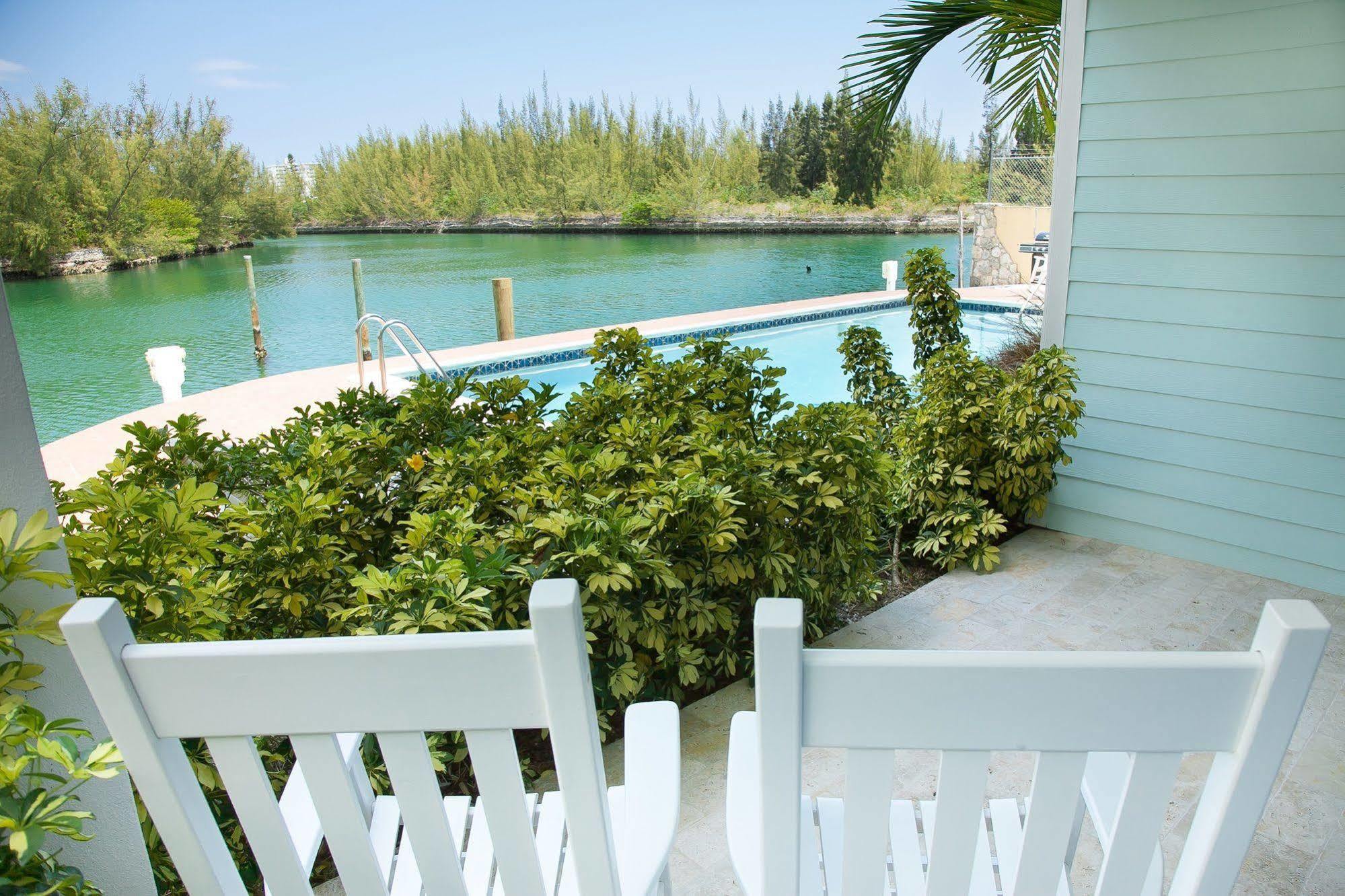 Dolphin Cove (Adults Only) Villa Freeport Buitenkant foto